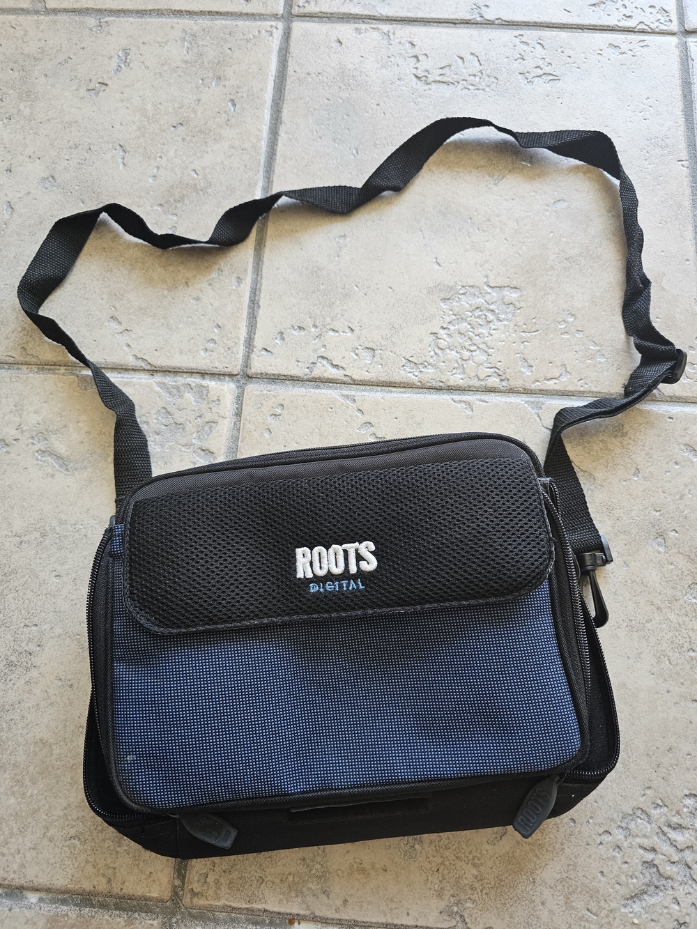 ROOTS Digital Carry Case
